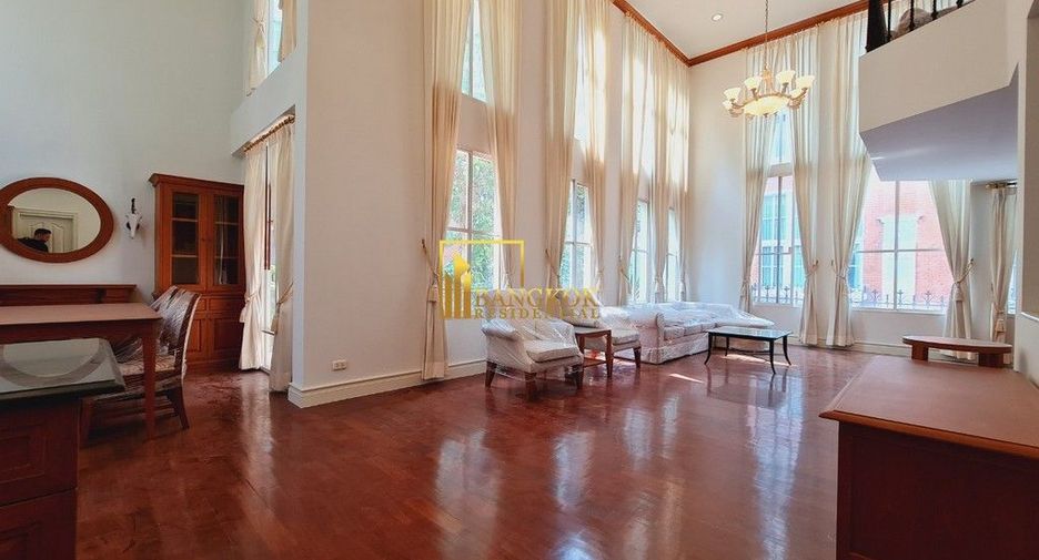 Reihenhaus zur Miete und zum Kauf mit 4 Zimmer in Watthana, Bangkok