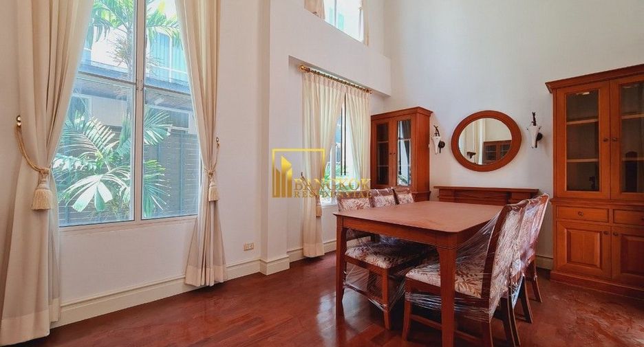Reihenhaus zur Miete und zum Kauf mit 4 Zimmer in Watthana, Bangkok