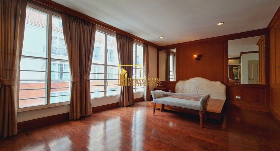 Reihenhaus zur Miete und zum Kauf mit 4 Zimmer in Watthana, Bangkok