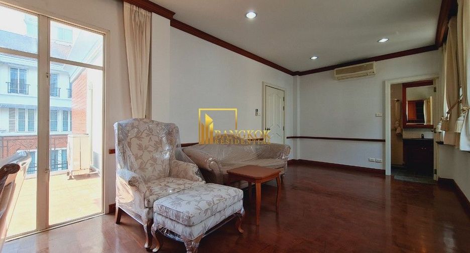 Reihenhaus zur Miete und zum Kauf mit 4 Zimmer in Watthana, Bangkok