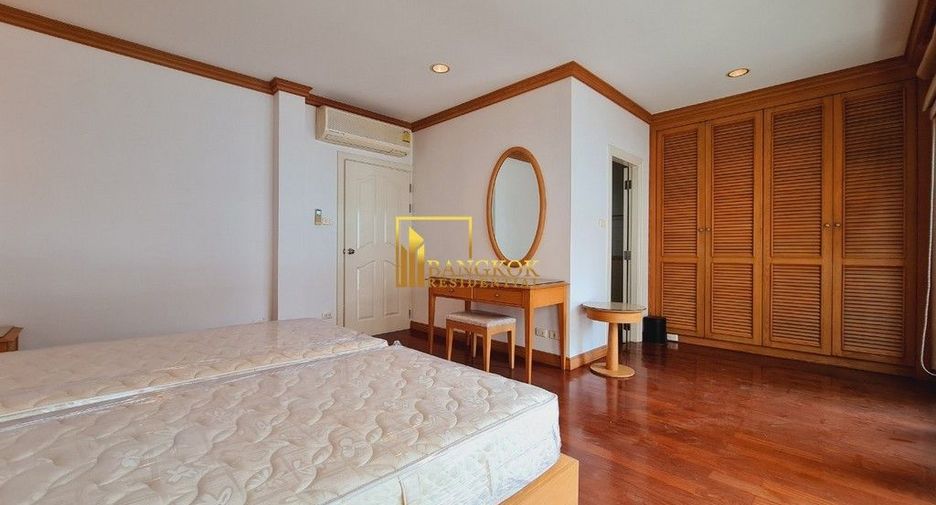 Reihenhaus zur Miete und zum Kauf mit 4 Zimmer in Watthana, Bangkok
