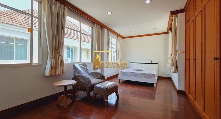 Reihenhaus zur Miete und zum Kauf mit 4 Zimmer in Watthana, Bangkok