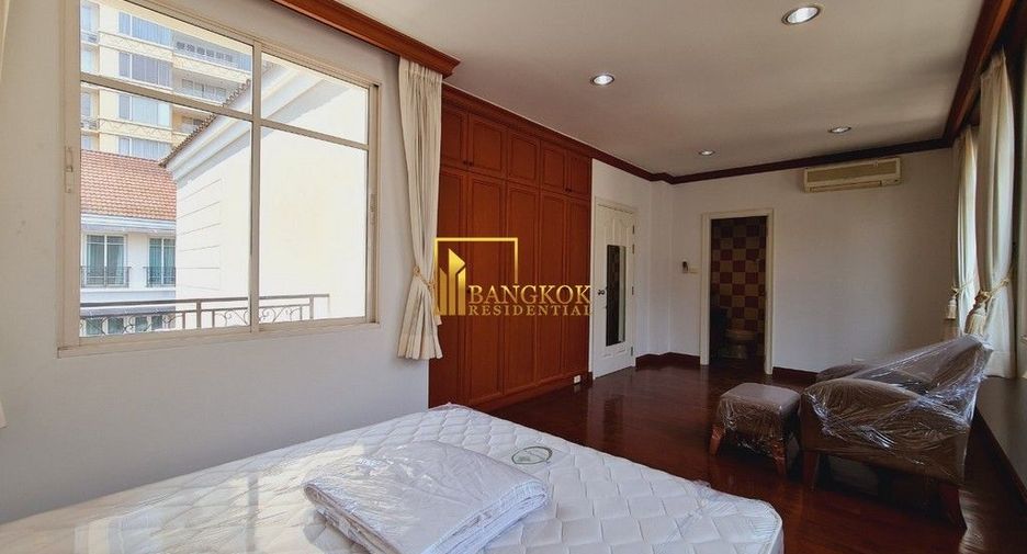 Reihenhaus zur Miete und zum Kauf mit 4 Zimmer in Watthana, Bangkok