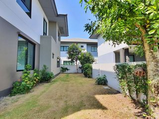 For sale 5 bedrooms house in Bang Sao Thong, Samut Prakan