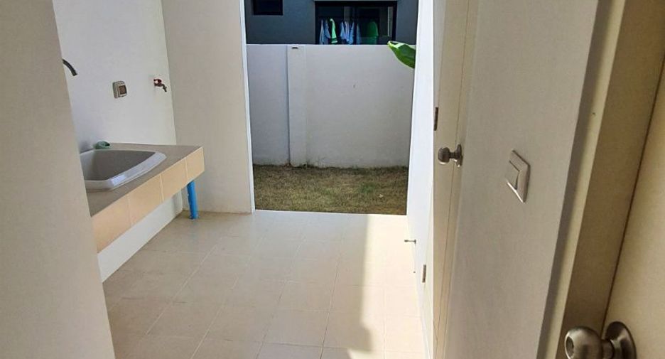 For sale 5 ベッドルーム house in Bang Sao Thong, Samut Prakan