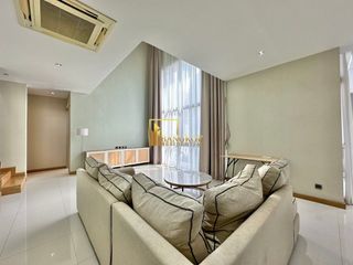 Casa en alquiler y en venta de 4 habitaciones en Huai Khwang, Bangkok