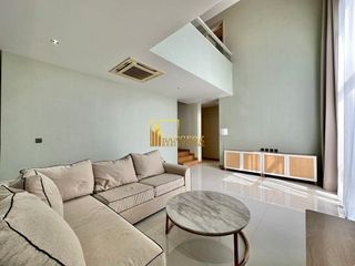 Casa en alquiler y en venta de 4 habitaciones en Huai Khwang, Bangkok