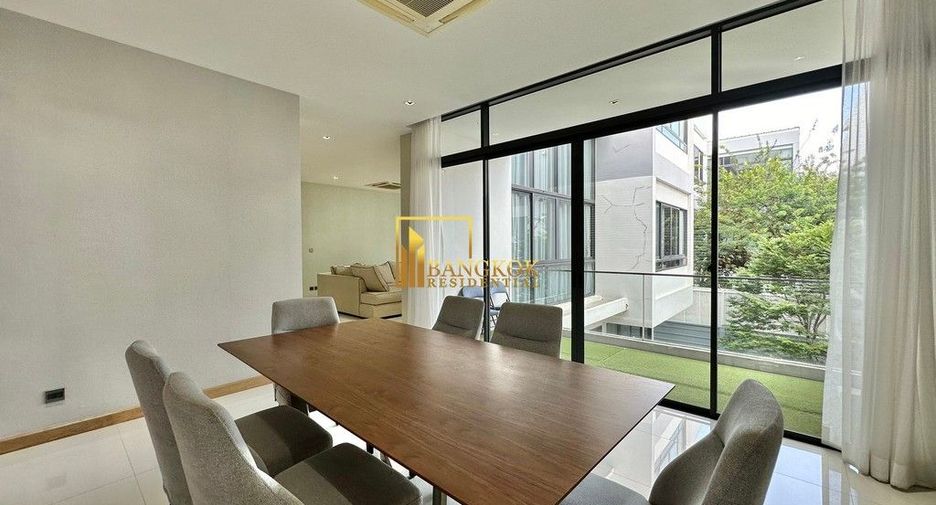 Casa en alquiler y en venta de 4 habitaciones en Huai Khwang, Bangkok