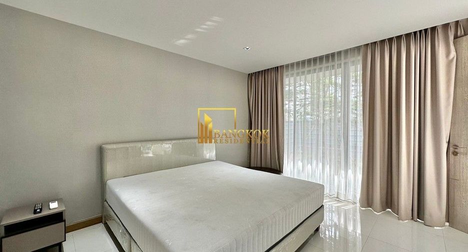 Casa en alquiler y en venta de 4 habitaciones en Huai Khwang, Bangkok