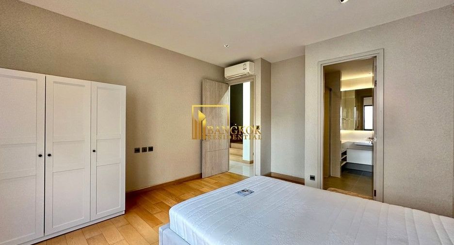 Casa en alquiler y en venta de 4 habitaciones en Huai Khwang, Bangkok