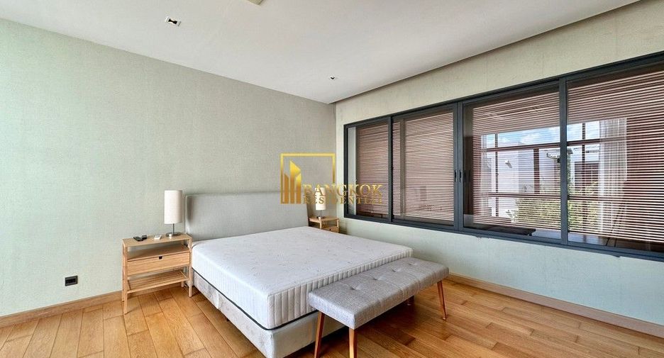 Casa en alquiler y en venta de 4 habitaciones en Huai Khwang, Bangkok