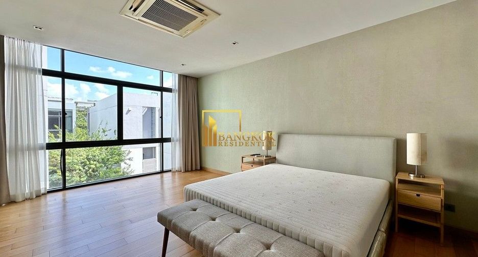 Casa en alquiler y en venta de 4 habitaciones en Huai Khwang, Bangkok