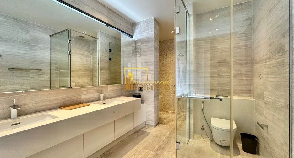 Casa en alquiler y en venta de 4 habitaciones en Huai Khwang, Bangkok