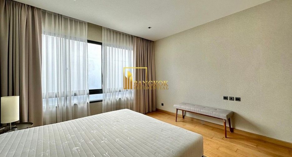 Casa en alquiler y en venta de 4 habitaciones en Huai Khwang, Bangkok