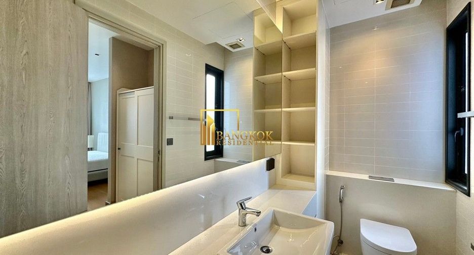 Casa en alquiler y en venta de 4 habitaciones en Huai Khwang, Bangkok