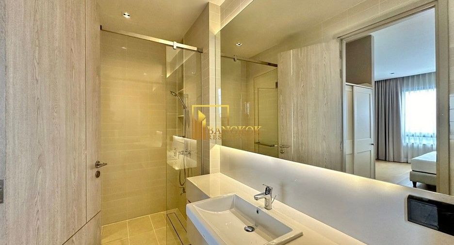 Casa en alquiler y en venta de 4 habitaciones en Huai Khwang, Bangkok
