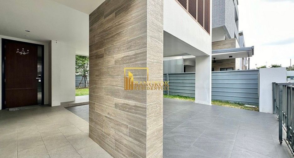 Casa en alquiler y en venta de 4 habitaciones en Huai Khwang, Bangkok