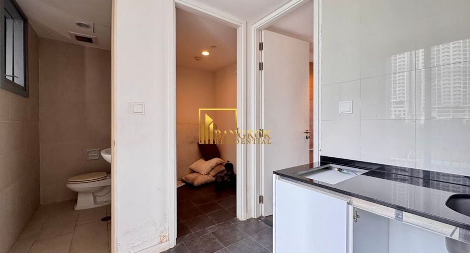 For sale 3 bedrooms condo in Yan Nawa, Bangkok