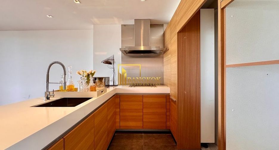 For sale 3 bedrooms condo in Yan Nawa, Bangkok