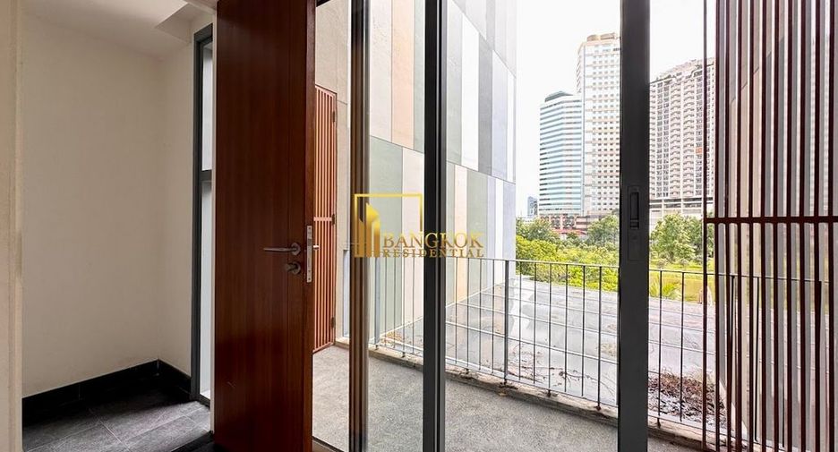 For sale 3 bedrooms condo in Yan Nawa, Bangkok