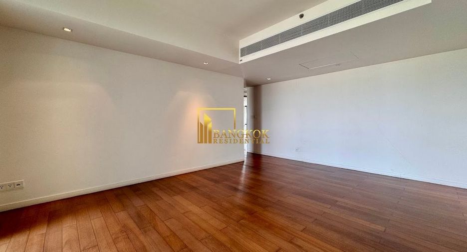 For sale 3 bedrooms condo in Yan Nawa, Bangkok