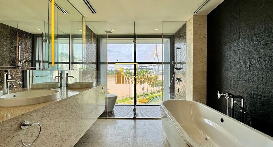 For sale 3 bedrooms condo in Yan Nawa, Bangkok