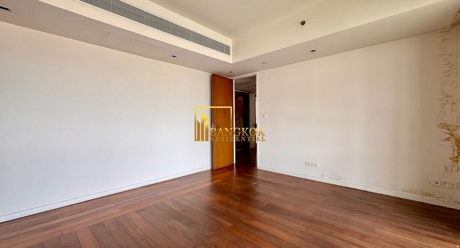 For sale 3 bedrooms condo in Yan Nawa, Bangkok