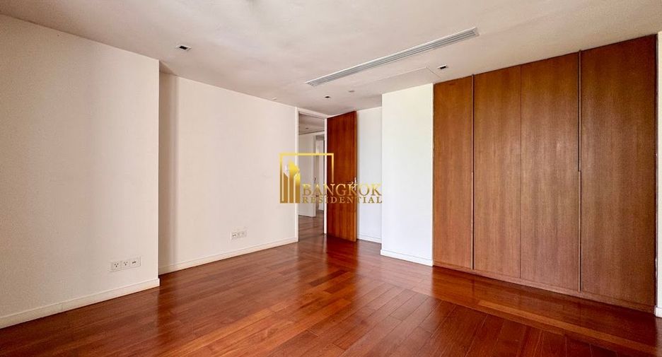 For sale 3 bedrooms condo in Yan Nawa, Bangkok