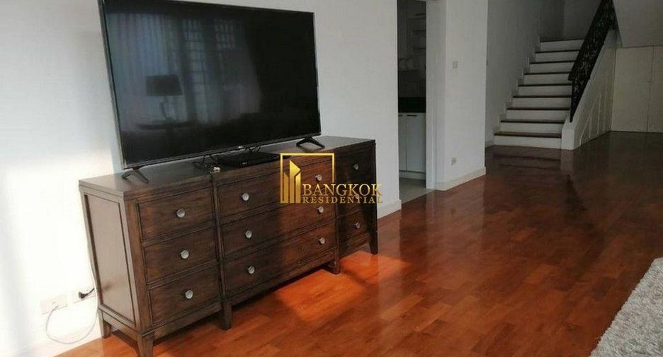 Condo en alquiler y en venta de 4 habitaciones en Khlong Toei, Bangkok