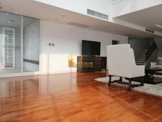 Condo en alquiler y en venta de 4 habitaciones en Khlong Toei, Bangkok