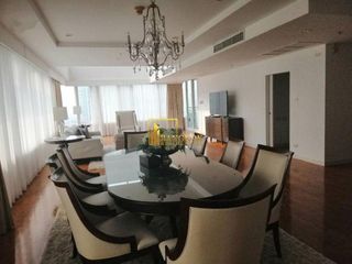 Condo en alquiler y en venta de 4 habitaciones en Khlong Toei, Bangkok