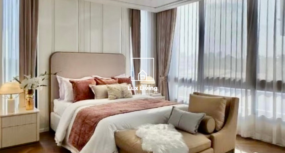For sale 5 bedrooms house in Saphan Sung, Bangkok