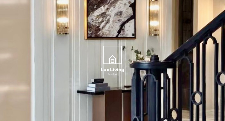 For sale 5 bedrooms house in Saphan Sung, Bangkok