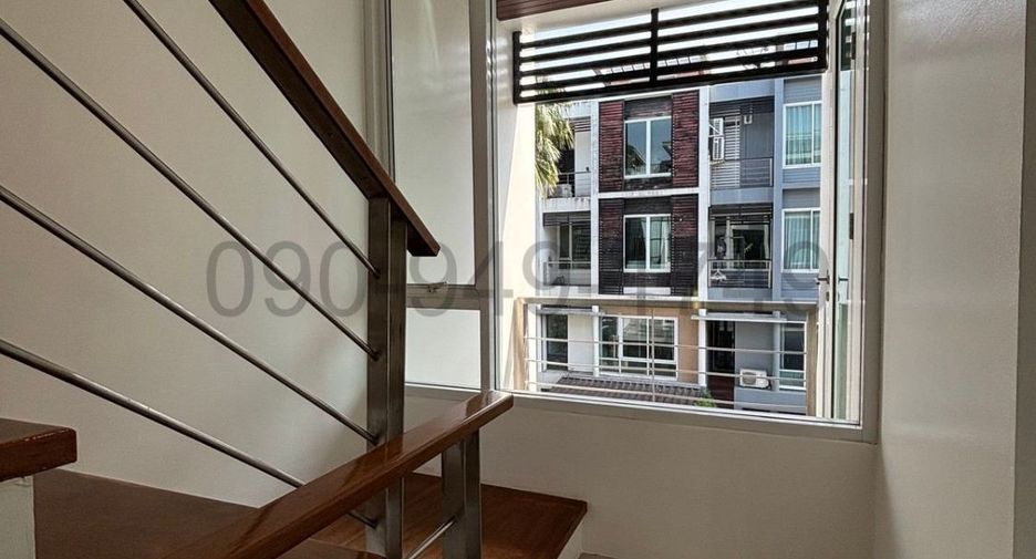 For rent 2 bedrooms retail Space in Lat Phrao, Bangkok