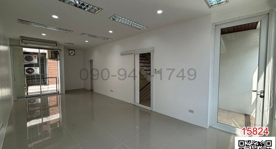 For rent 2 bedrooms retail Space in Lat Phrao, Bangkok