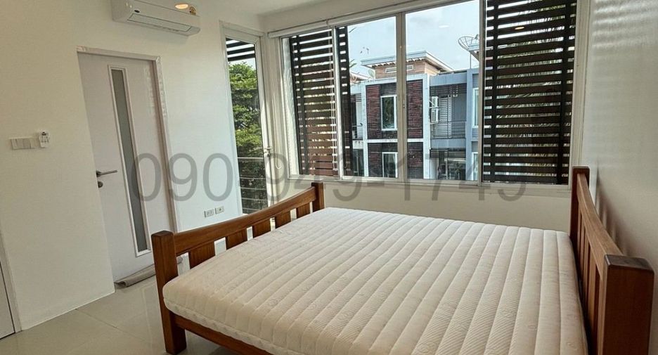 For rent 2 bedrooms retail Space in Lat Phrao, Bangkok