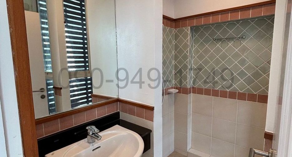 For rent 2 bedrooms retail Space in Lat Phrao, Bangkok