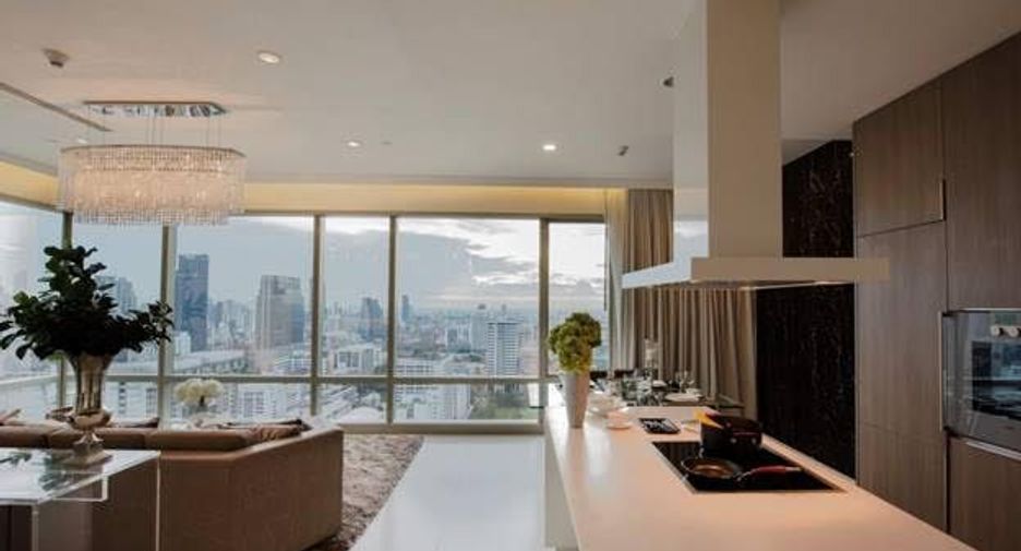 Condo en alquiler de 2 habitaciones en Pathum Wan, Bangkok