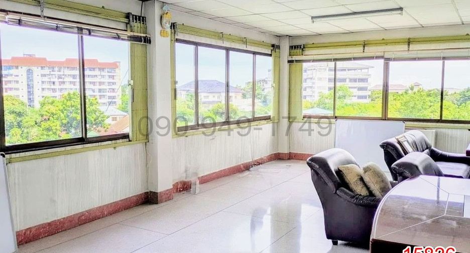For rent 16 bedrooms retail Space in Chom Thong, Bangkok