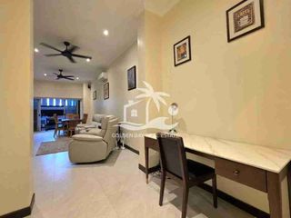 Casa adosada en alquiler de 3 habitaciones en Bang Lamung, Chonburi