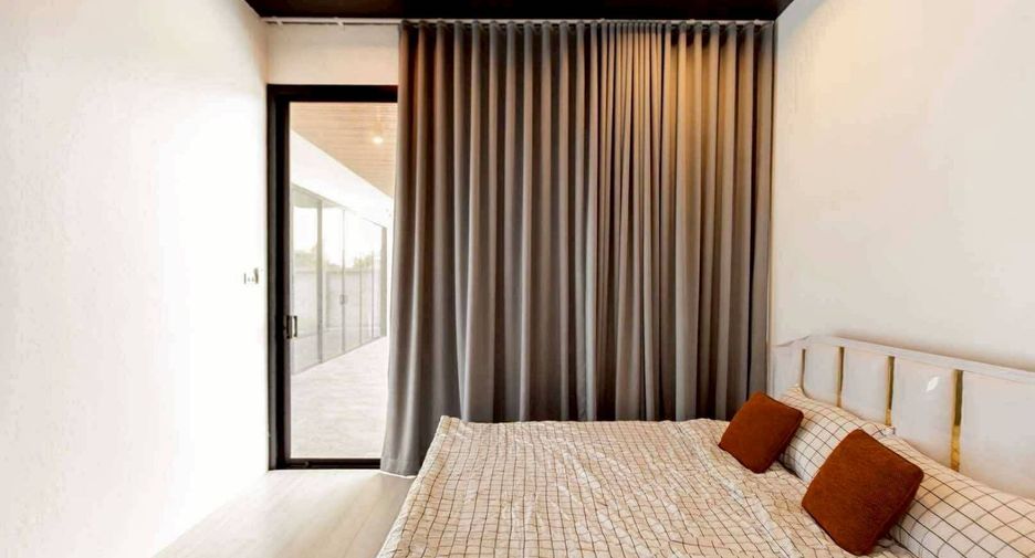 Casa en alquiler de 5 habitaciones en Bang Lamung, Chonburi