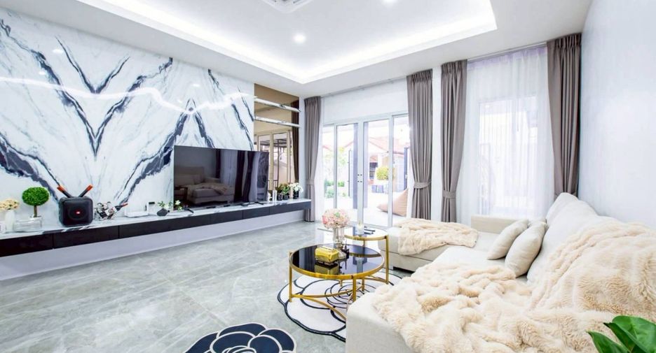For rent 4 bedrooms villa in Bang Lamung, Chonburi