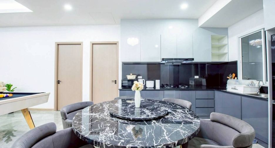 For rent 4 bedrooms villa in Bang Lamung, Chonburi