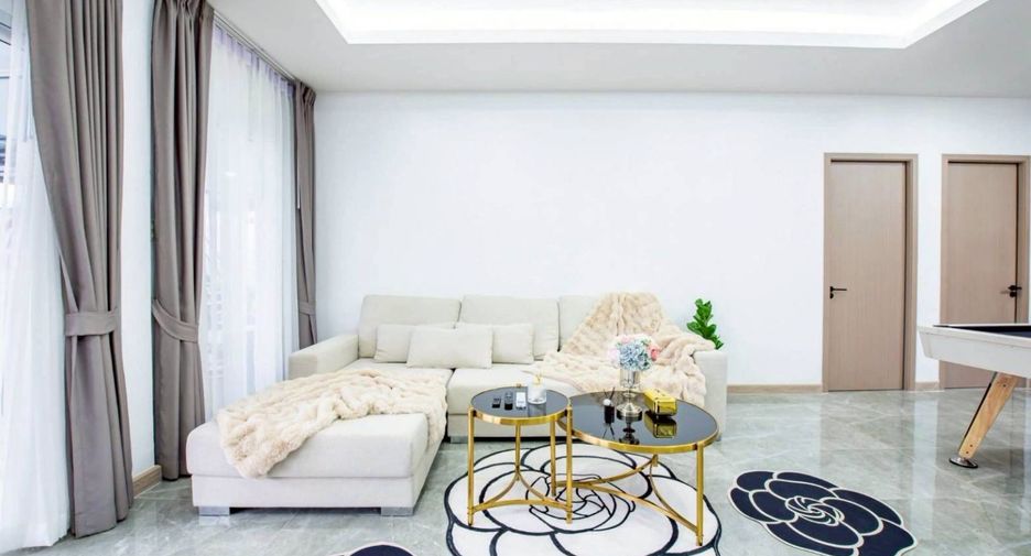 For rent 4 bedrooms villa in Bang Lamung, Chonburi