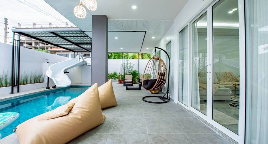 For rent 4 bedrooms villa in Bang Lamung, Chonburi
