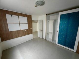 For sale 1 bed condo in Saphan Sung, Bangkok
