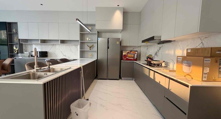 Villa en alquiler de 4 habitaciones en Bang Lamung, Chonburi