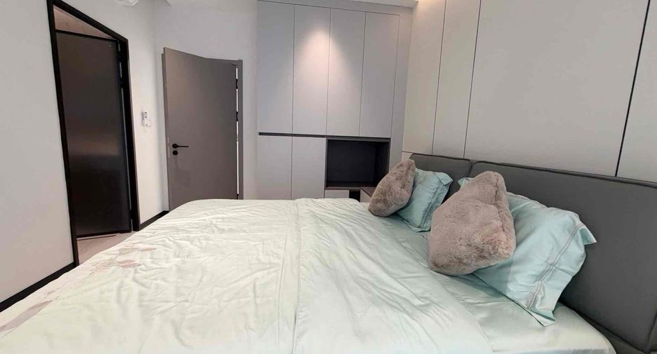 Villa en alquiler de 4 habitaciones en Bang Lamung, Chonburi