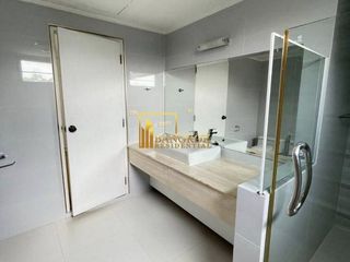 Haus zur Miete und zum Kauf mit 5 Zimmer in Suan Luang, Bangkok