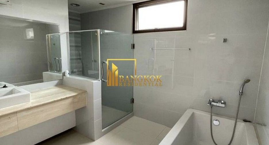 Haus zur Miete und zum Kauf mit 5 Zimmer in Suan Luang, Bangkok